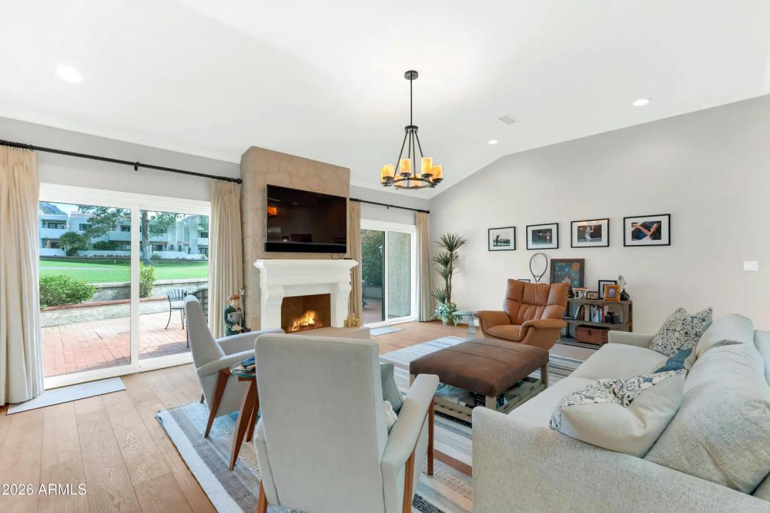 Real Estate Picture 8