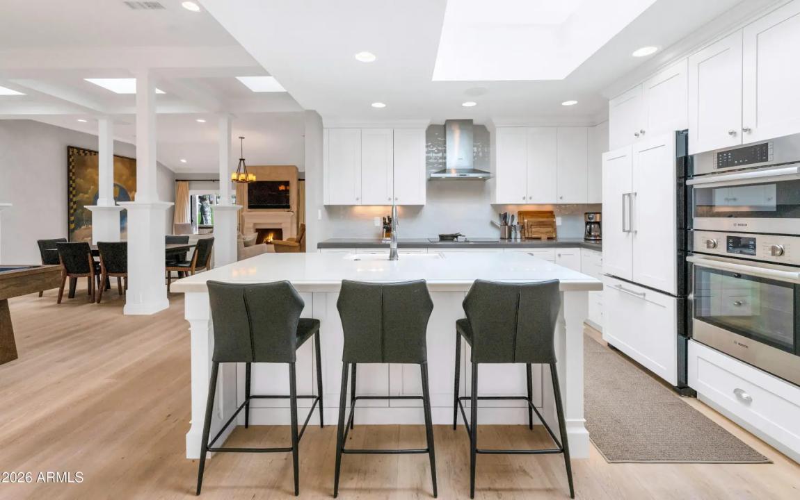 Real Estate Picture 10