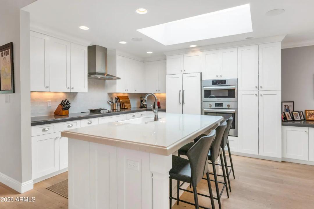 Real Estate Picture 13