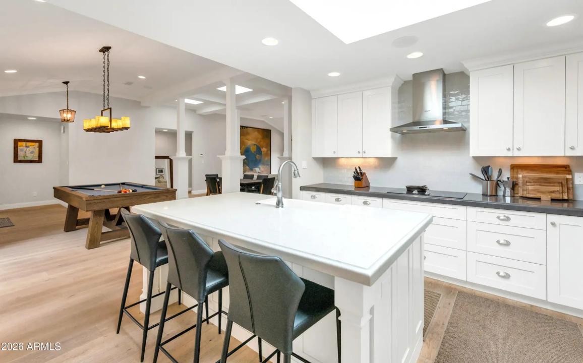 Real Estate Picture 14