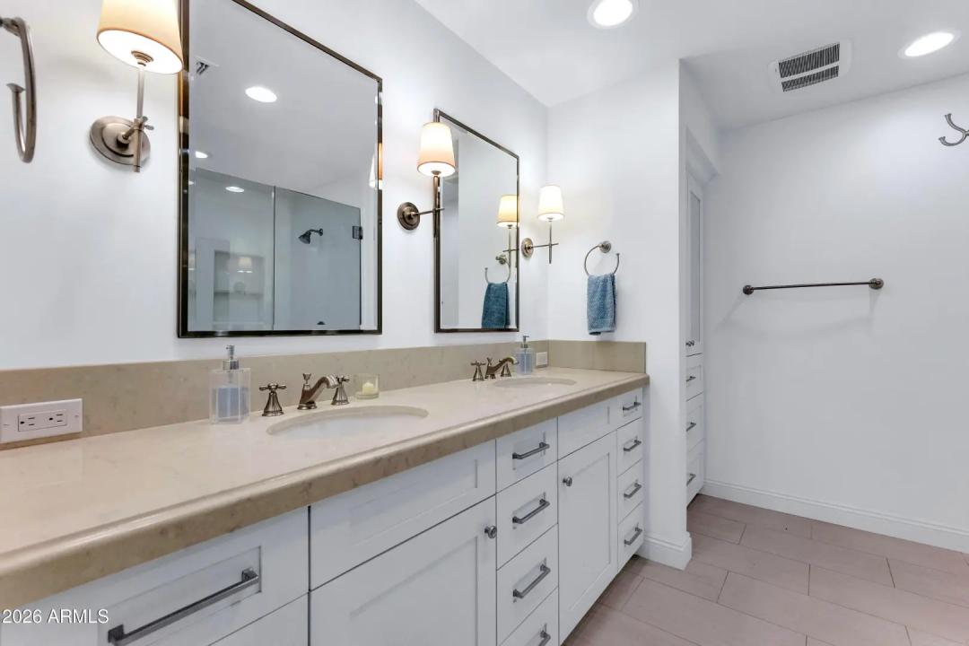 Real Estate Picture 23