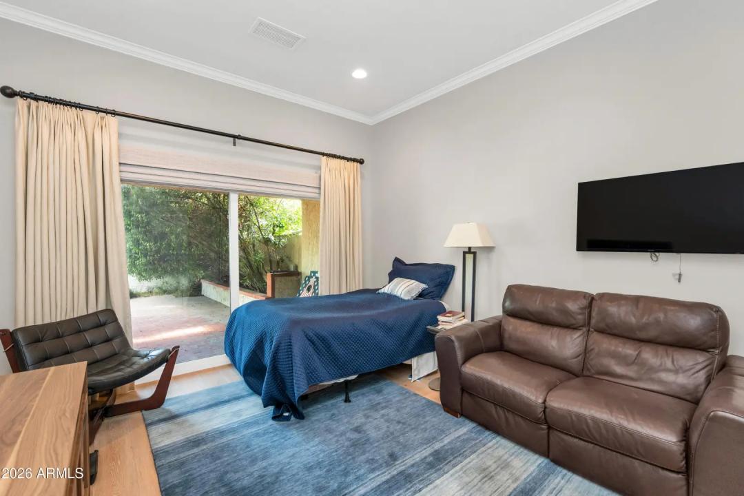 Real Estate Picture 25