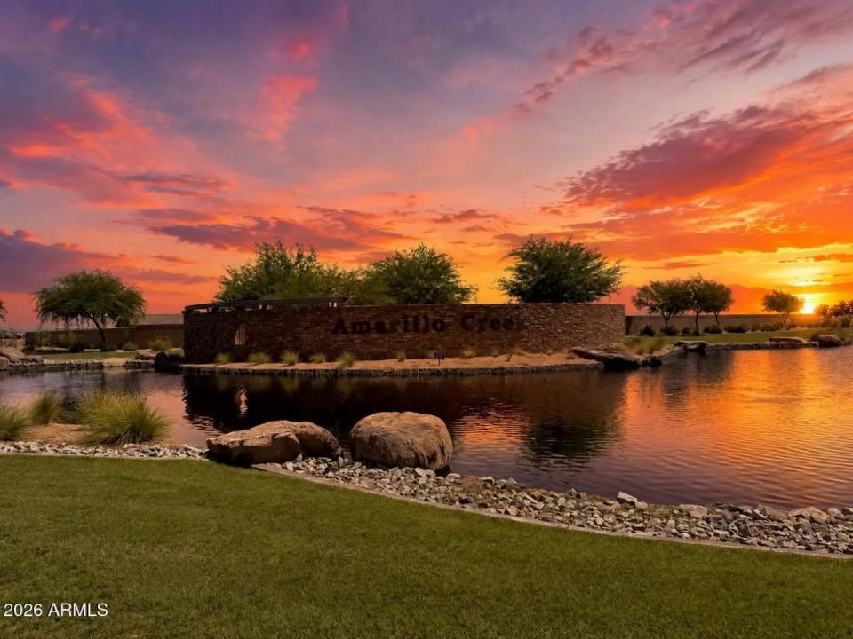 Real Estate Picture 5