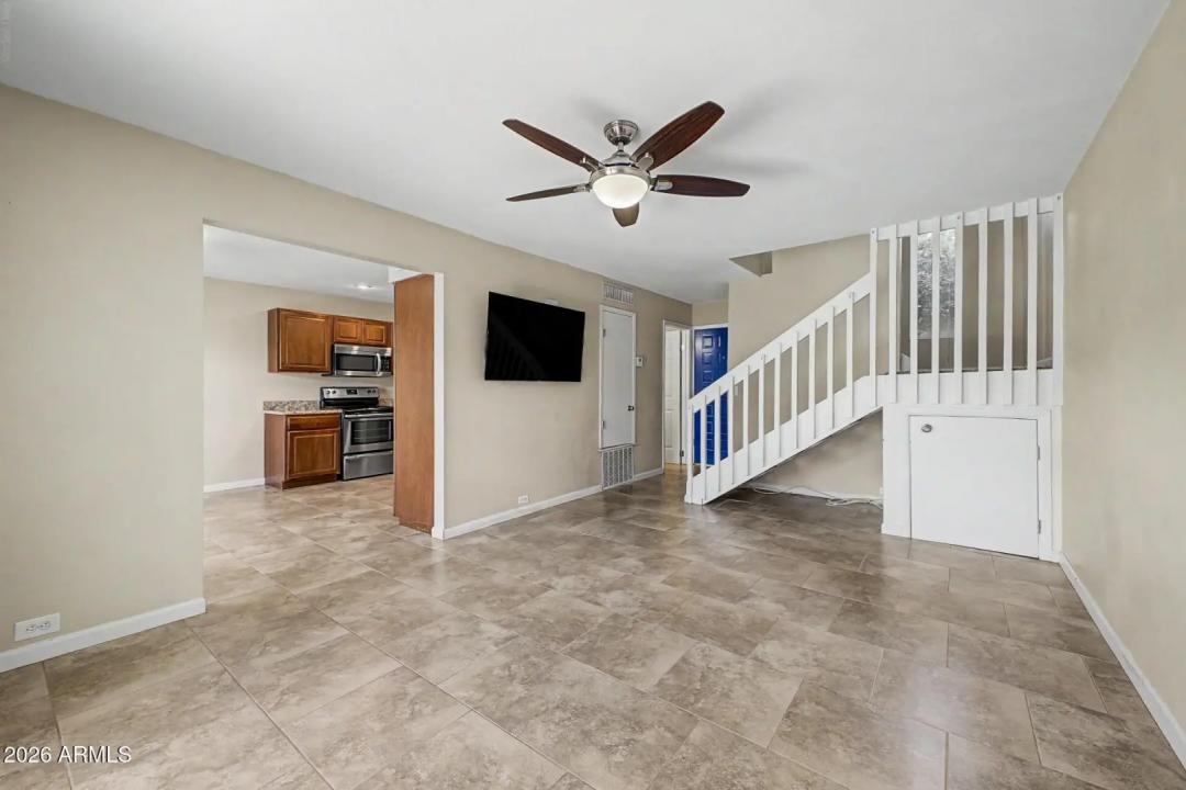 Real Estate Picture 3