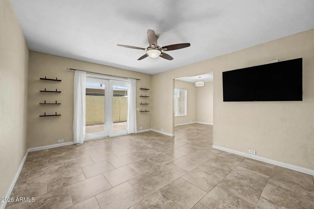 Real Estate Picture 5
