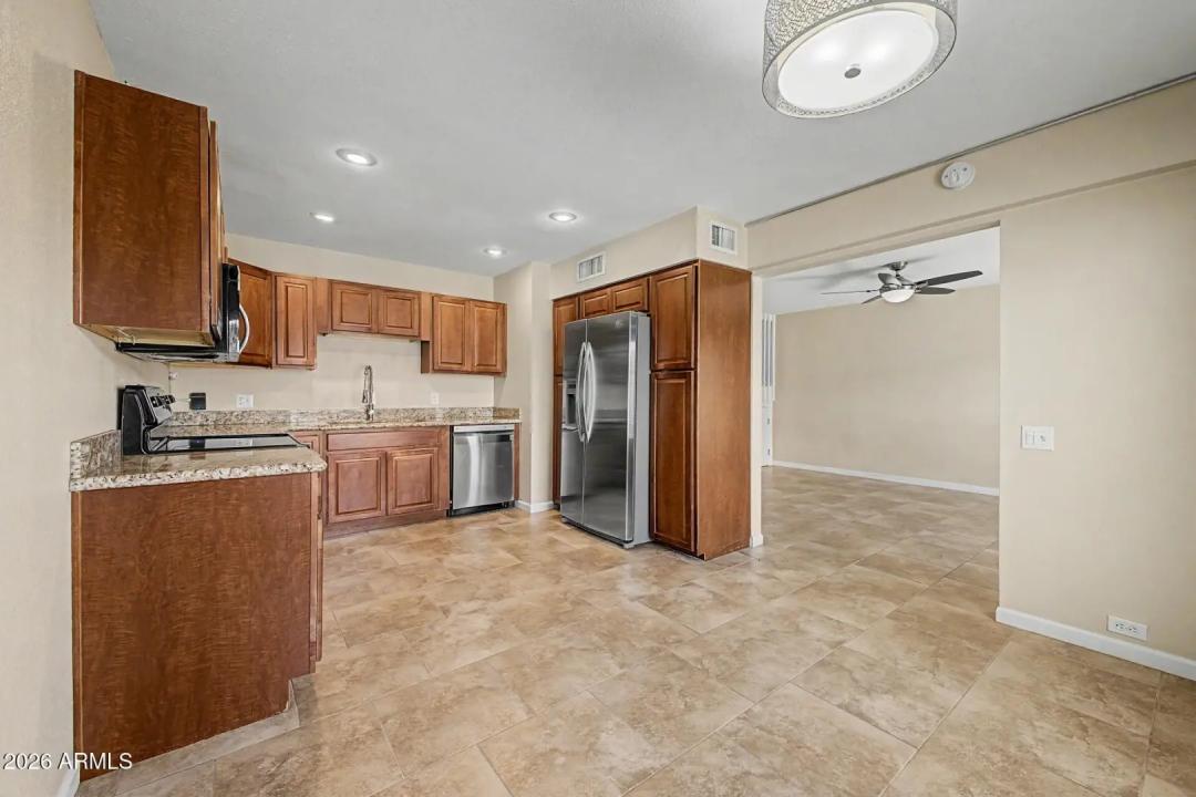 Real Estate Picture 7