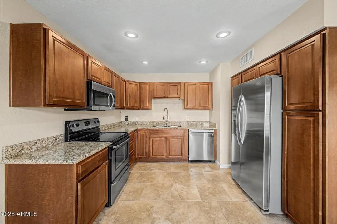 Real Estate Picture 8