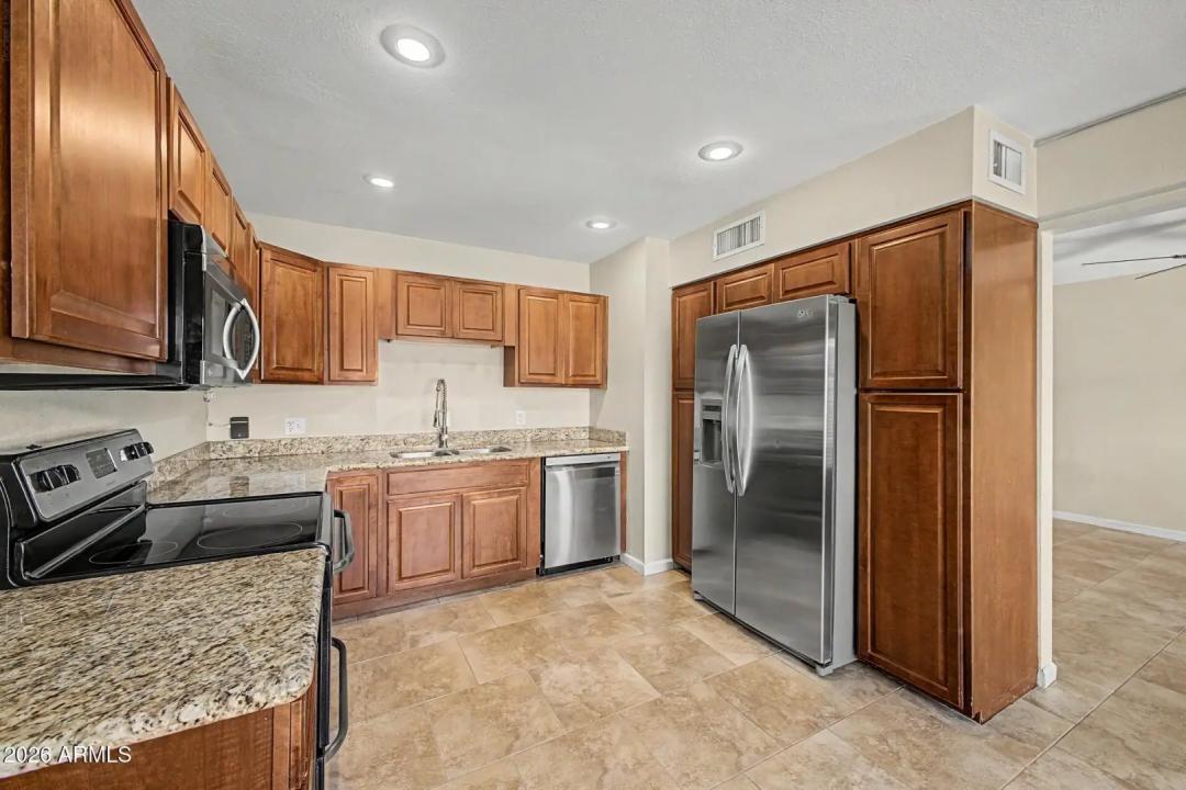 Real Estate Picture 9