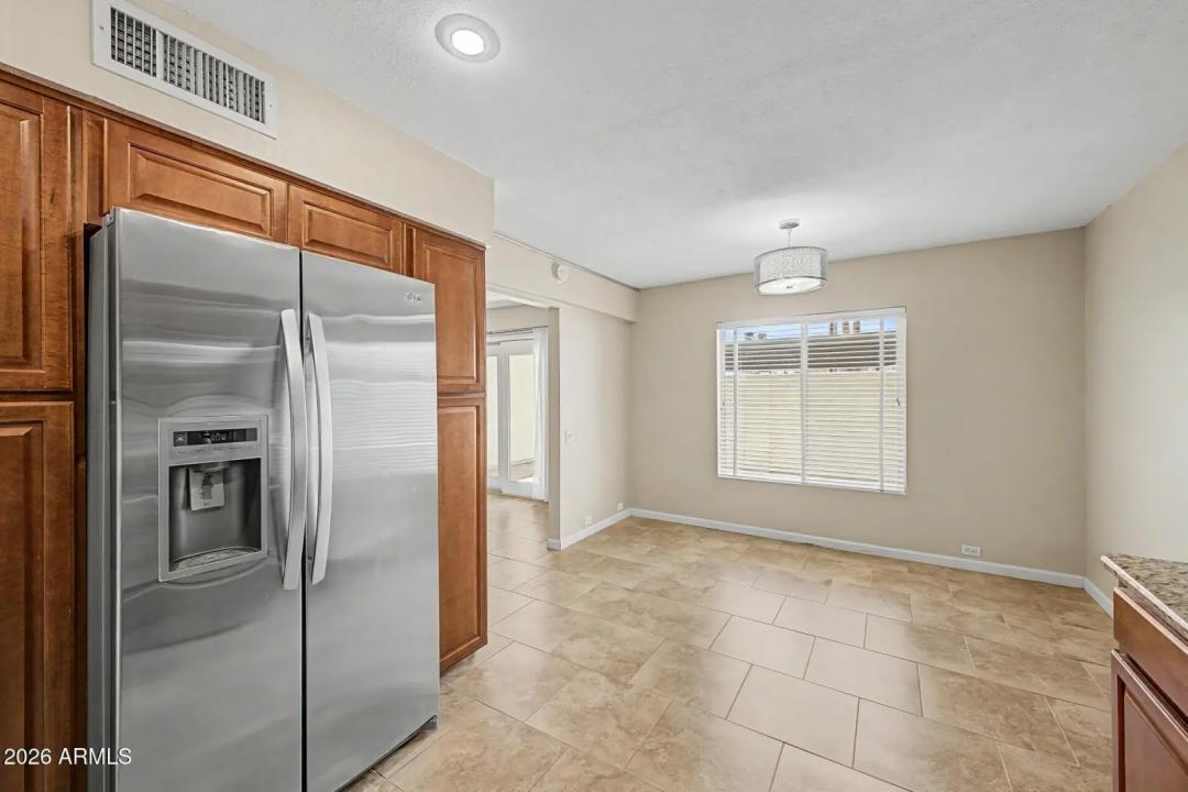 Real Estate Picture 10