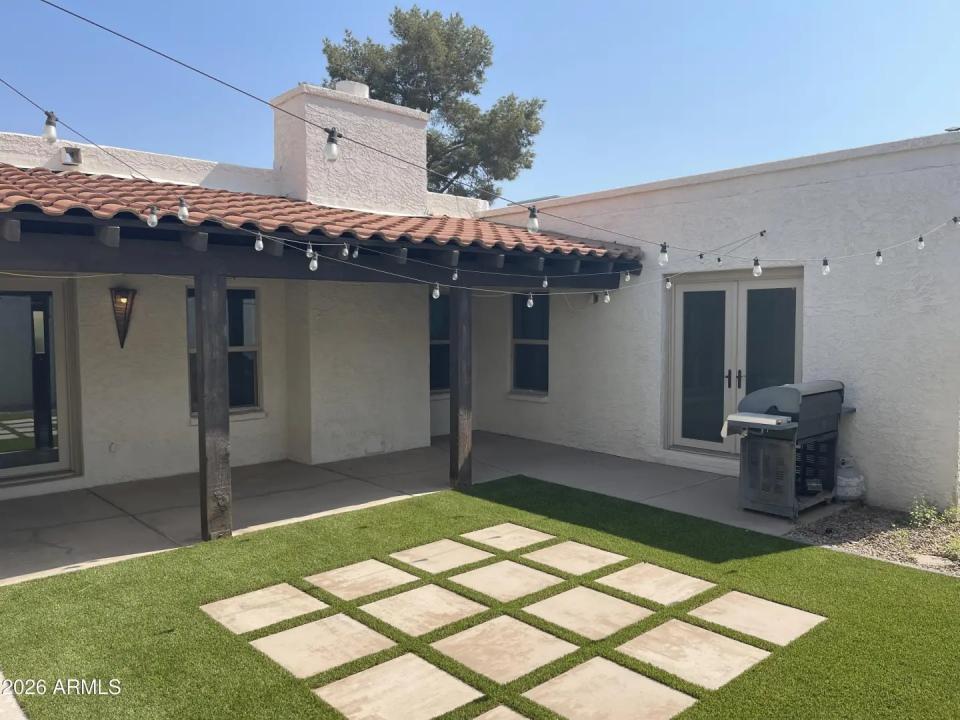 Real Estate Picture 7