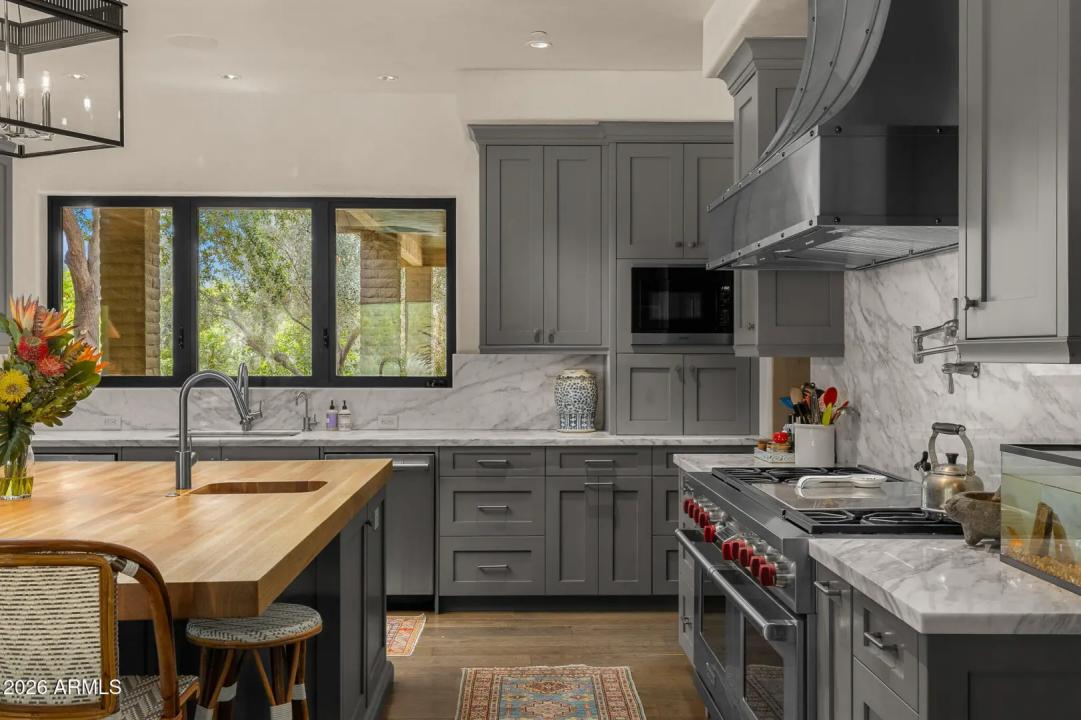 Real Estate Picture 18