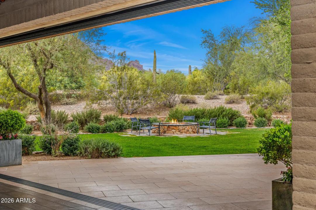 Real Estate Picture 24