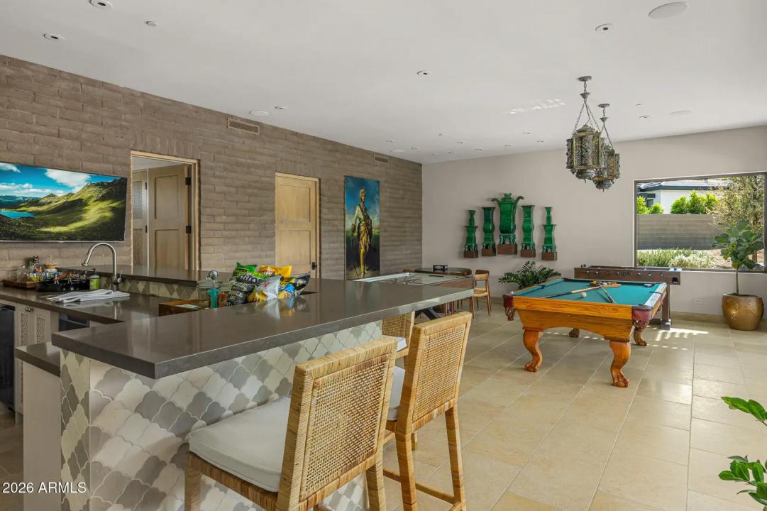 Real Estate Picture 50