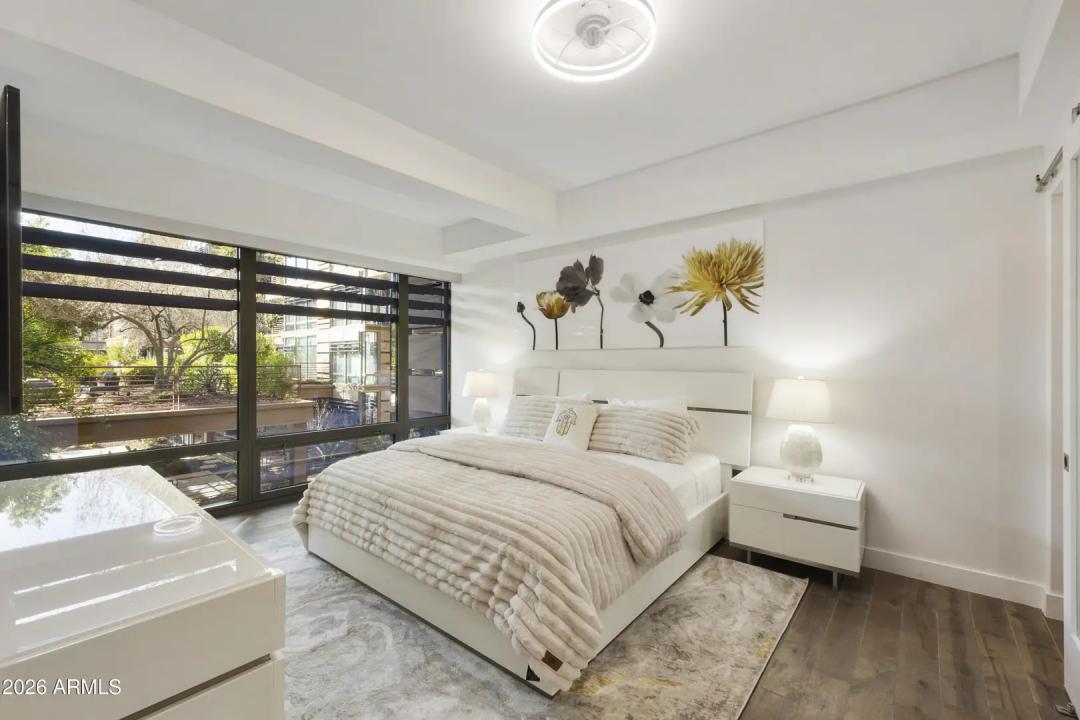 Real Estate Picture 14