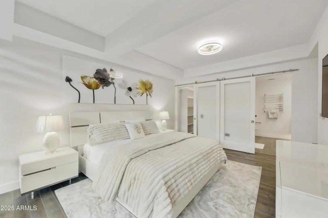 Real Estate Picture 16