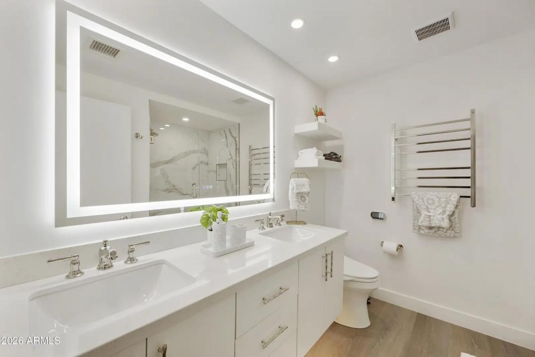 Real Estate Picture 17