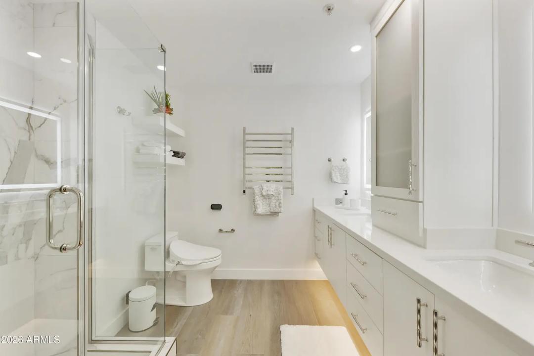 Real Estate Picture 24