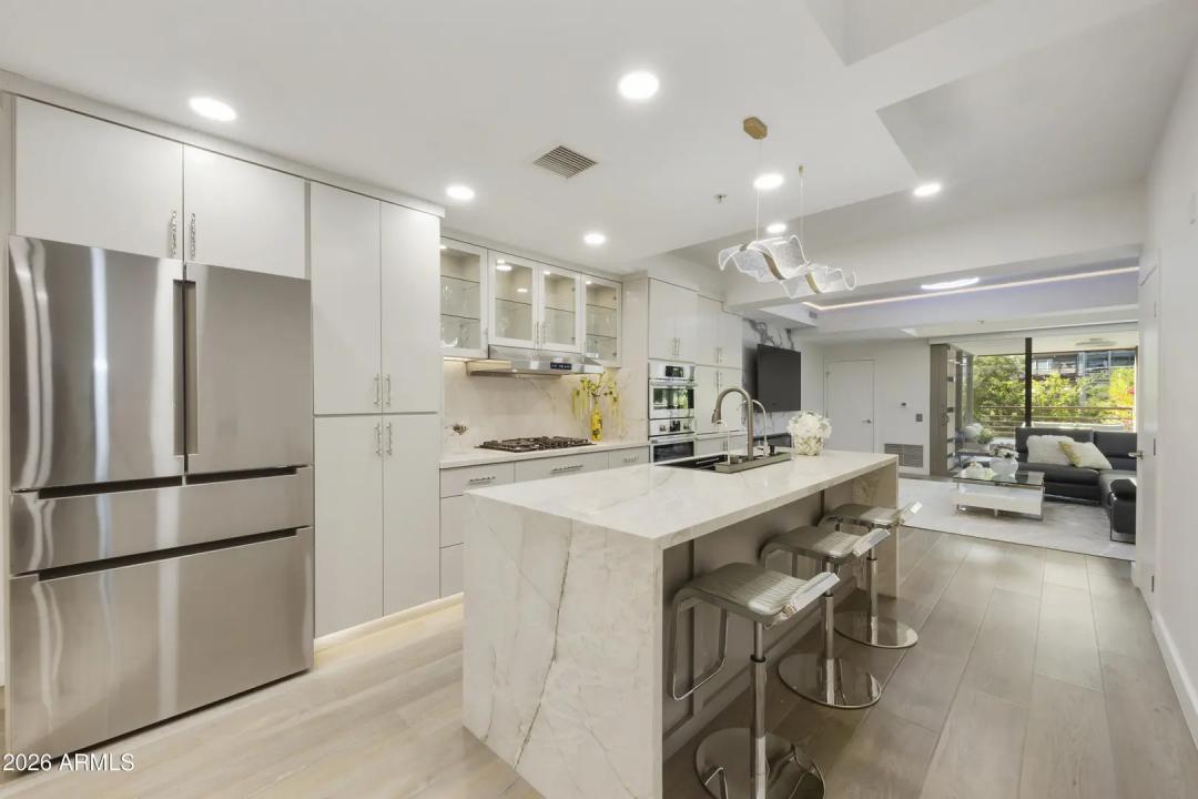 Real Estate Picture 5