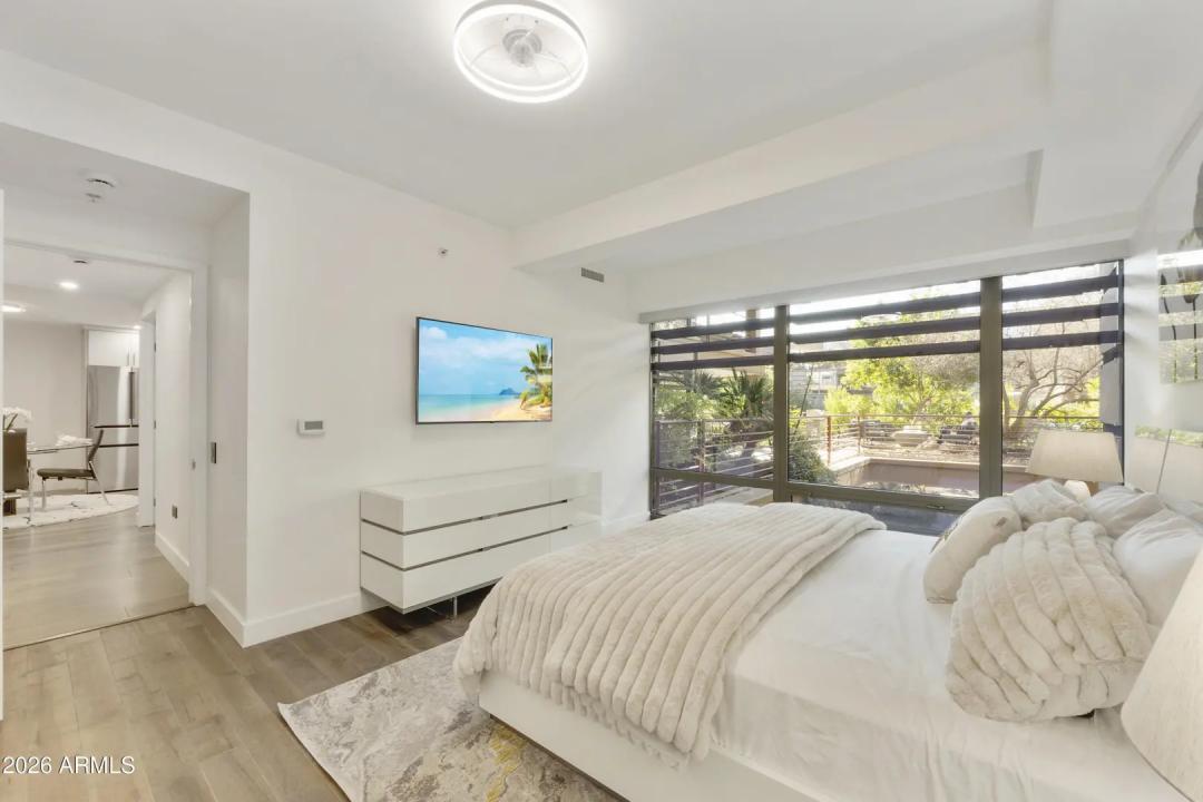 Real Estate Picture 15