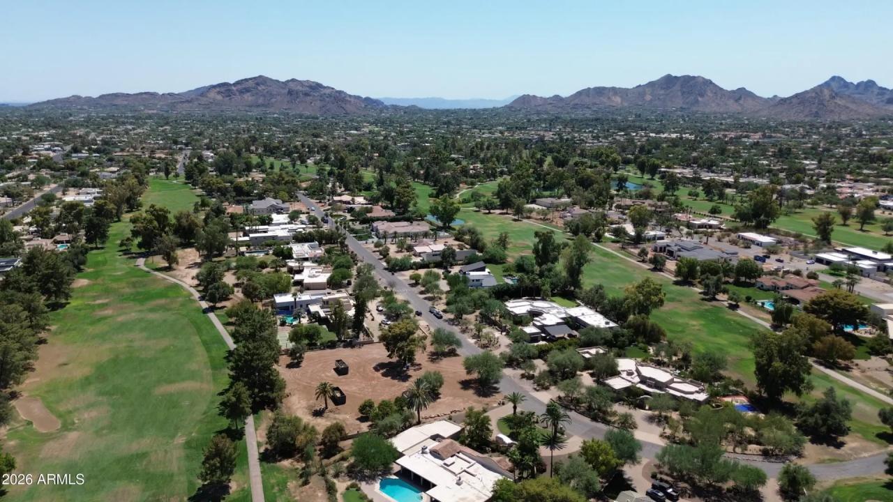 Real Estate Picture 12