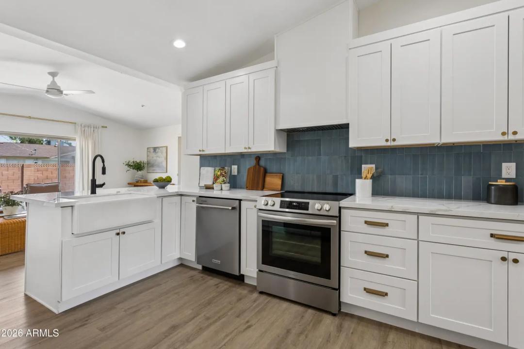 Real Estate Picture 6