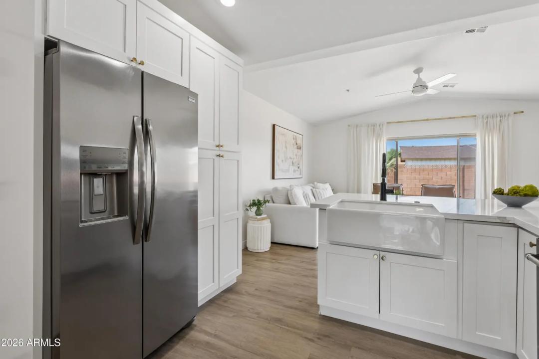 Real Estate Picture 7