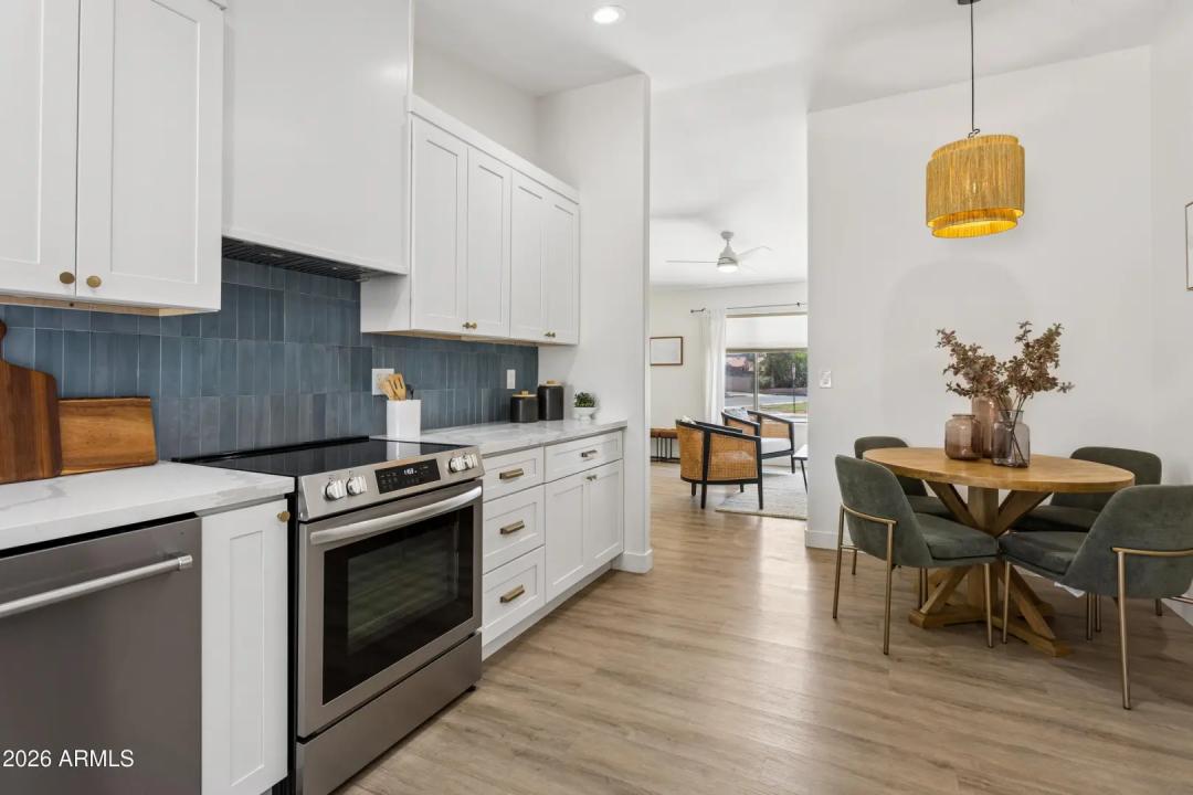 Real Estate Picture 8