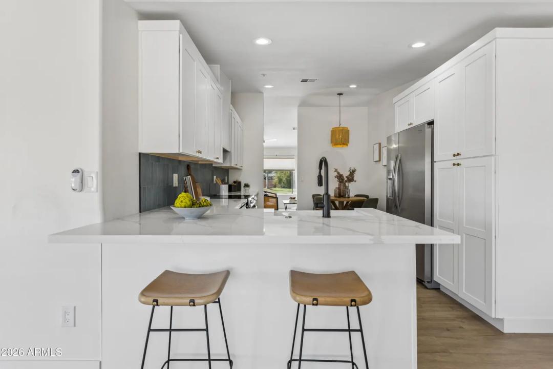 Real Estate Picture 9