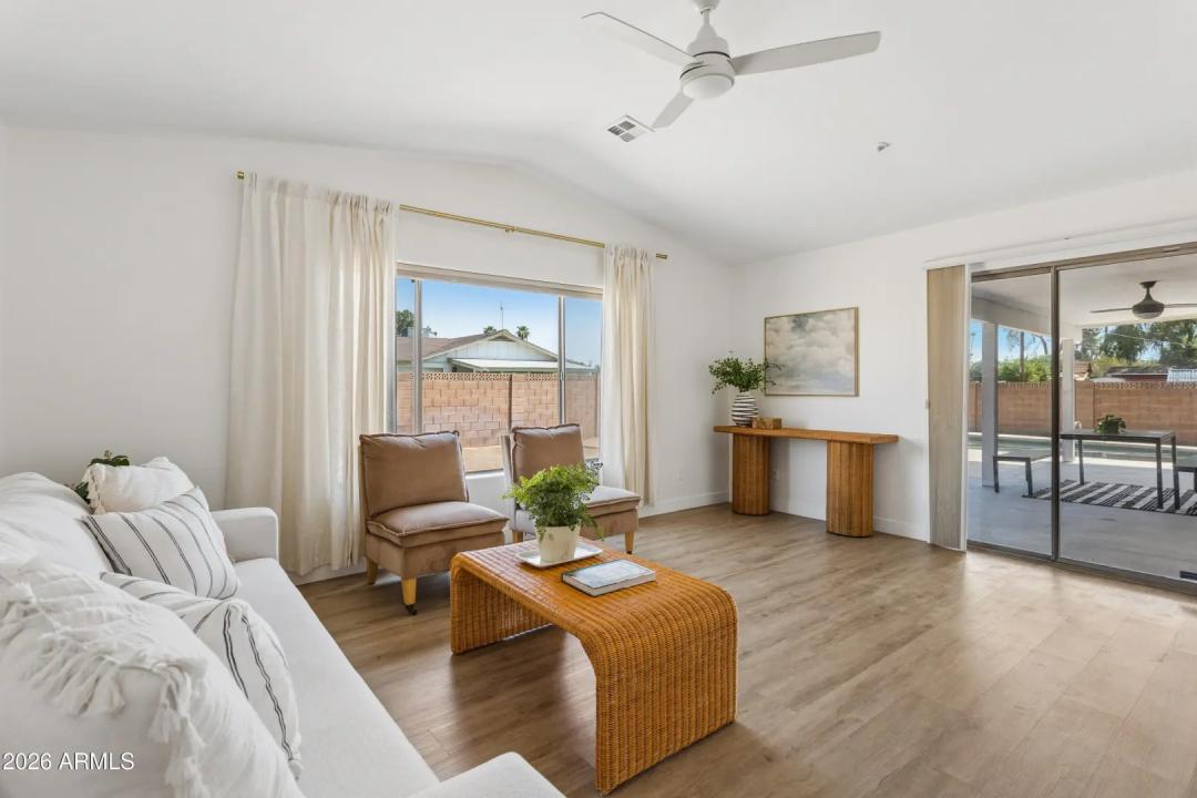 Real Estate Picture 10
