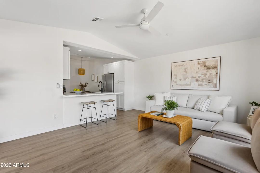 Real Estate Picture 11