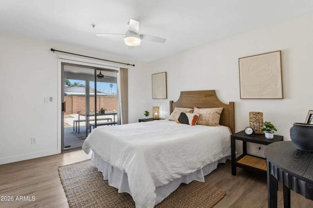 Real Estate Picture 12