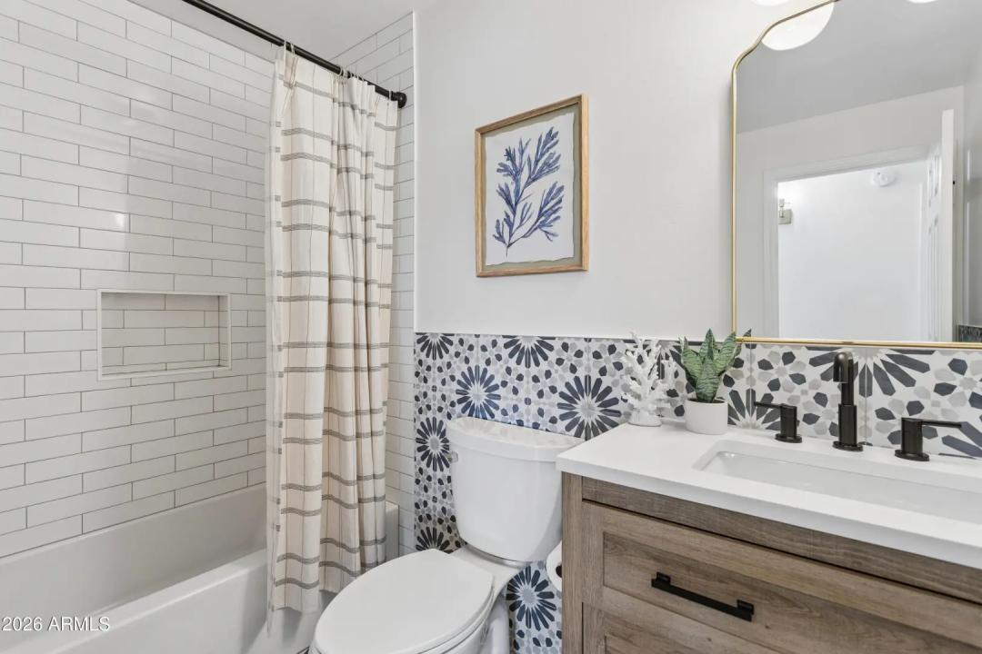 Real Estate Picture 20