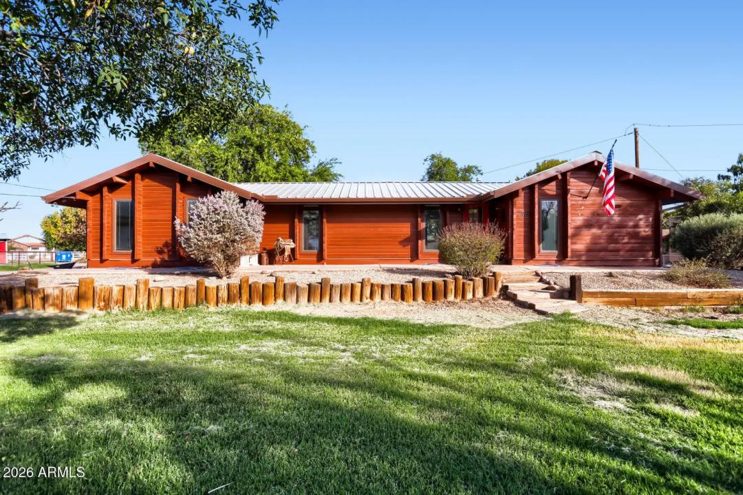 Real Estate Picture 3