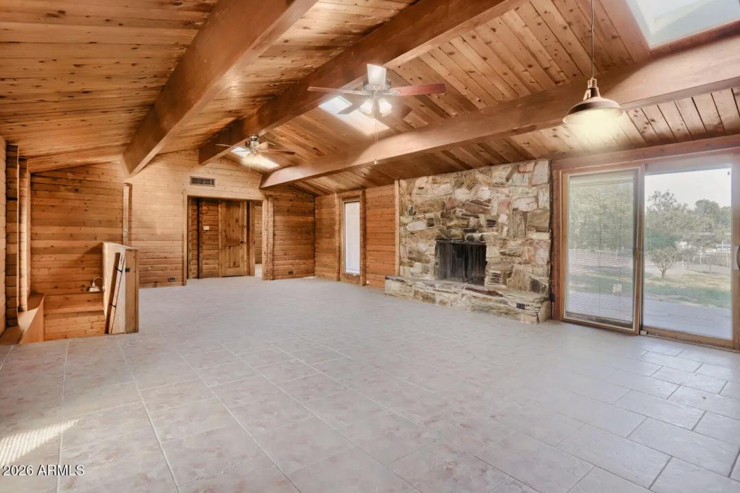 Real Estate Picture 7