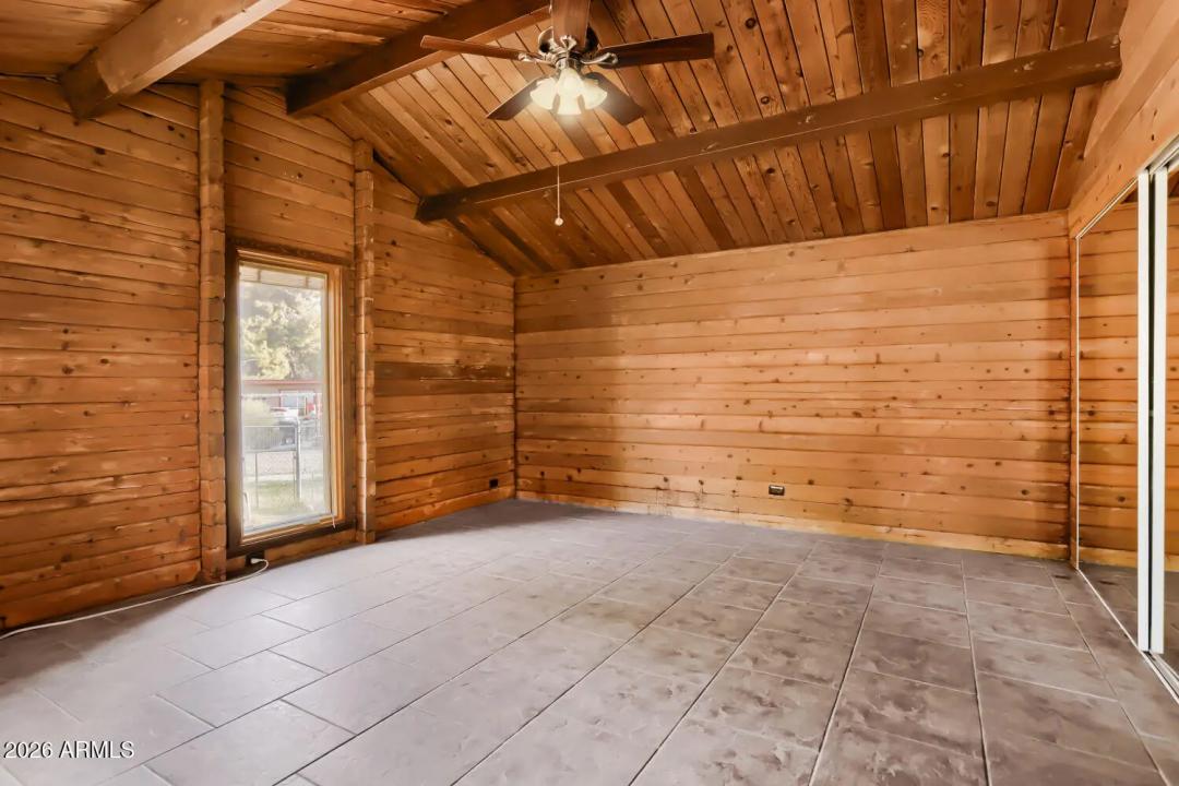 Real Estate Picture 11