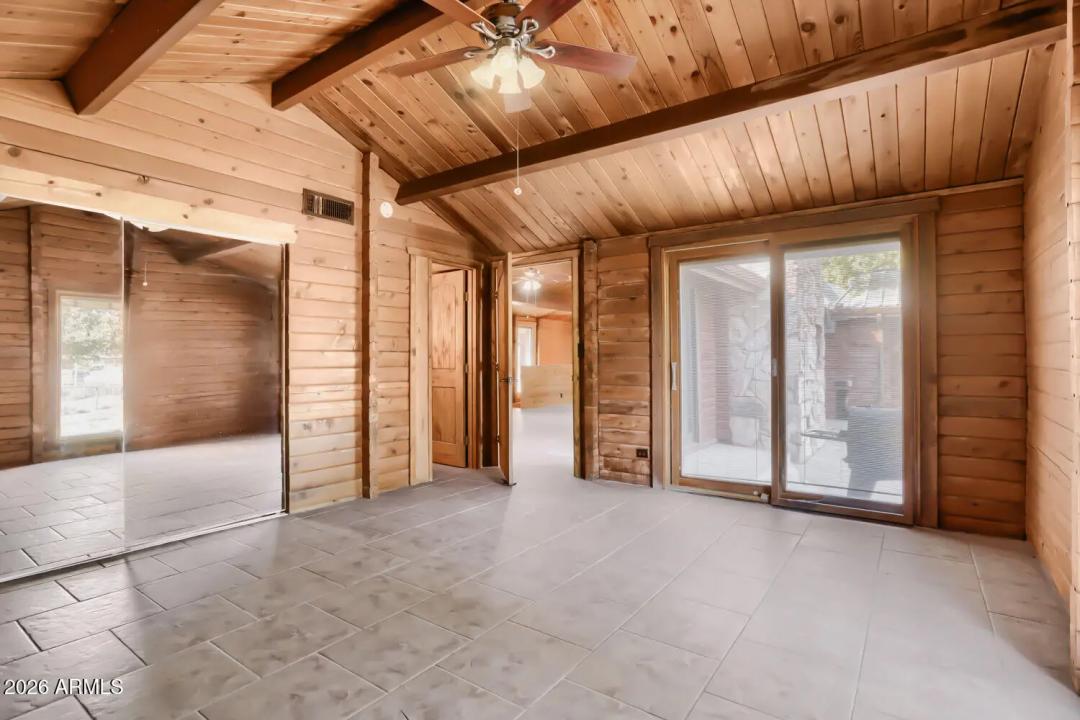 Real Estate Picture 12