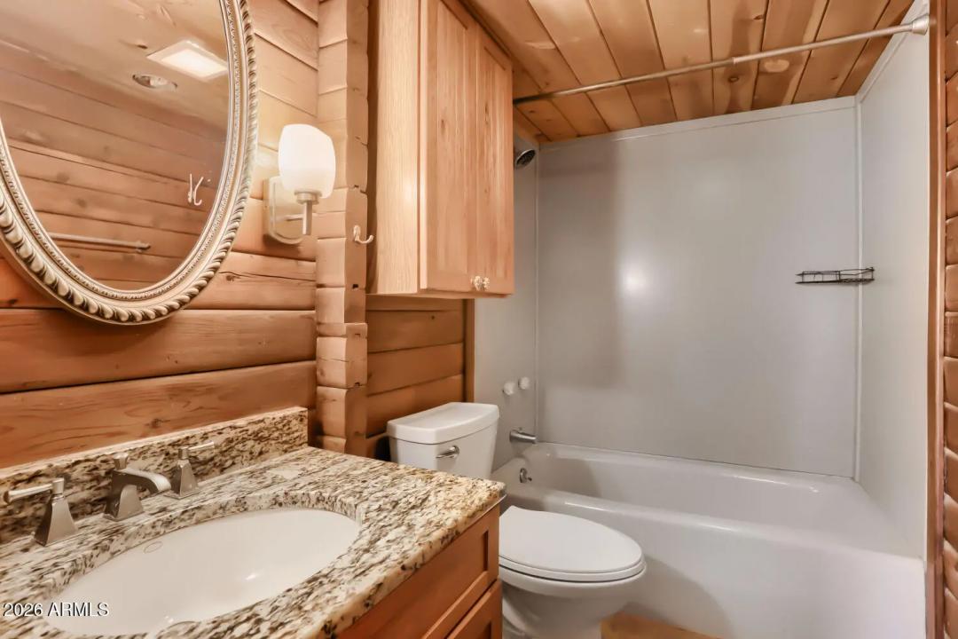 Real Estate Picture 13