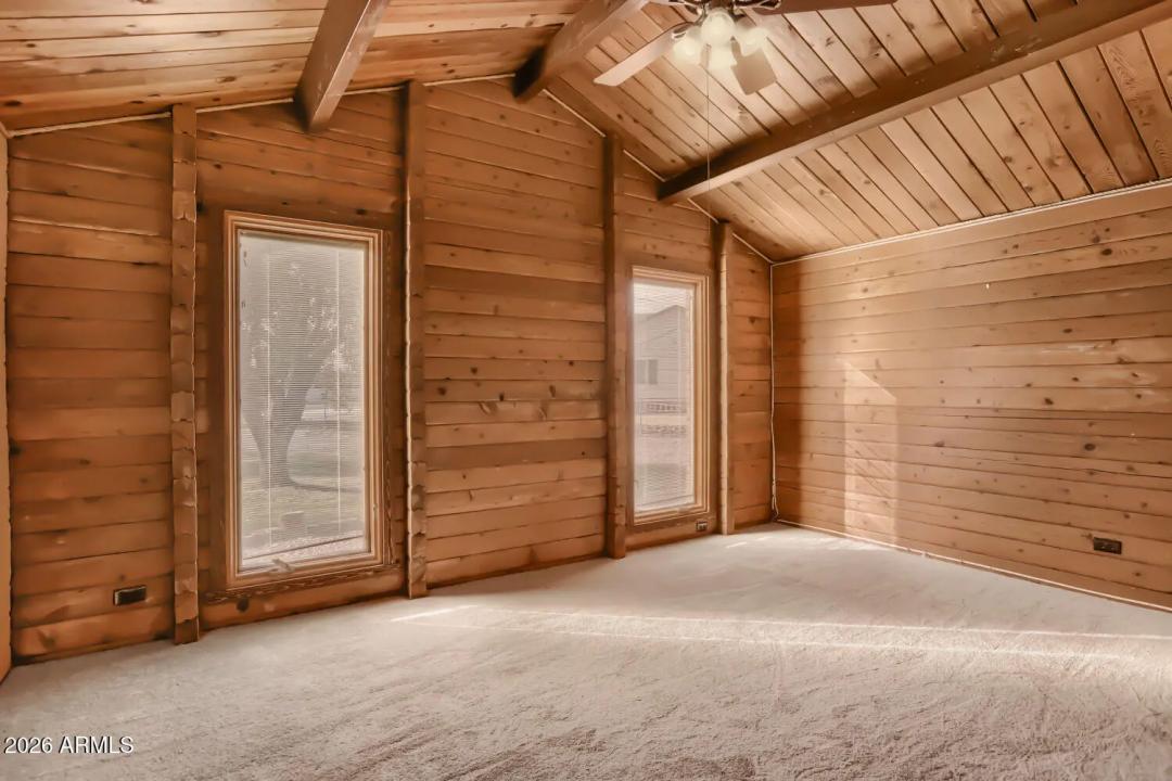 Real Estate Picture 14