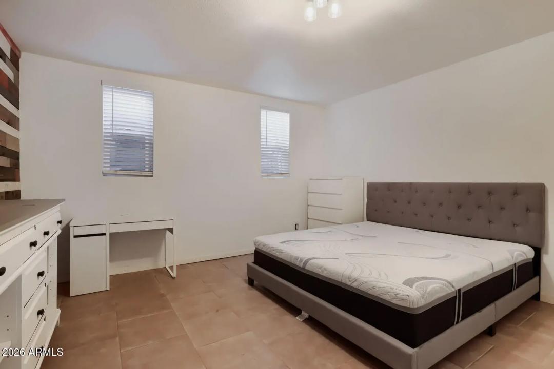 Real Estate Picture 23