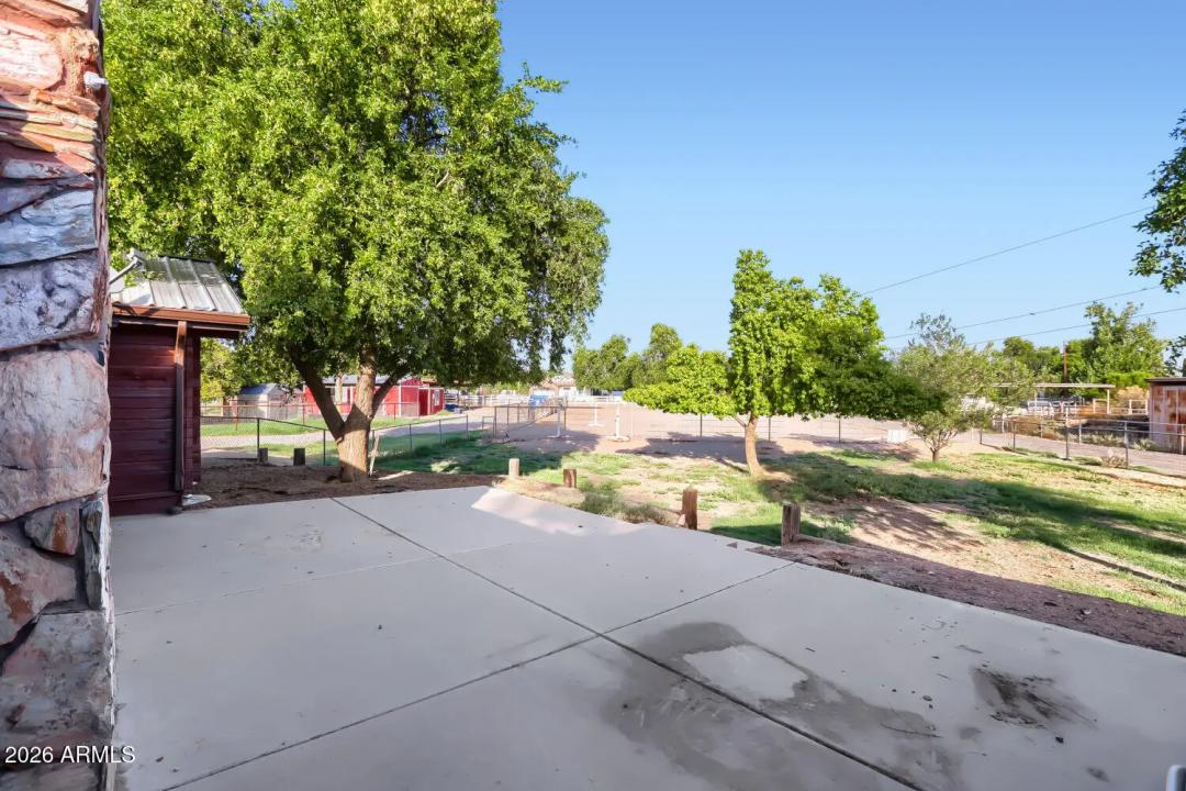 Real Estate Picture 18