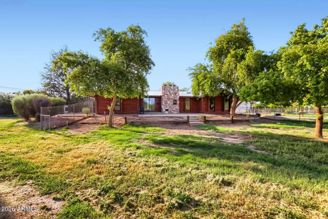 Real Estate Picture 25