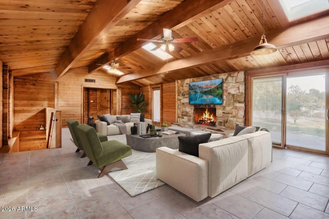 Real Estate Picture 5