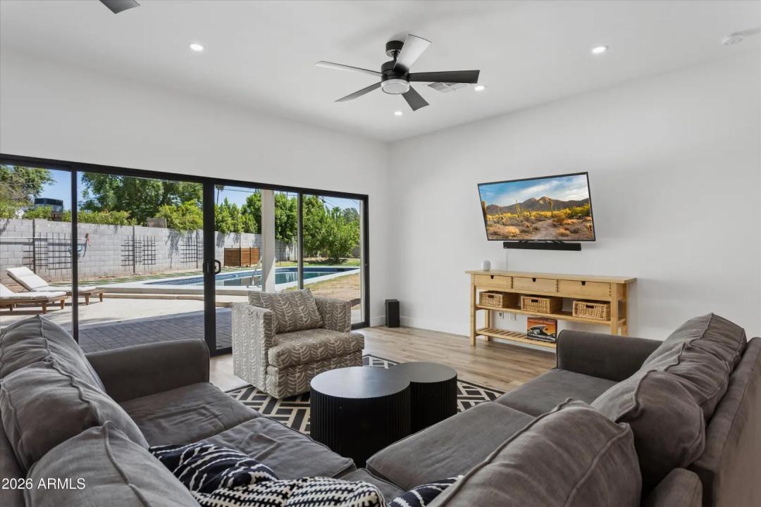 Real Estate Picture 10