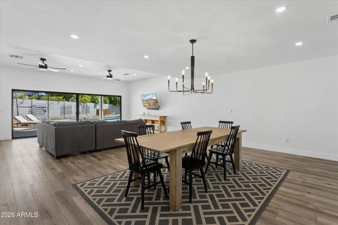 Real Estate Picture 14