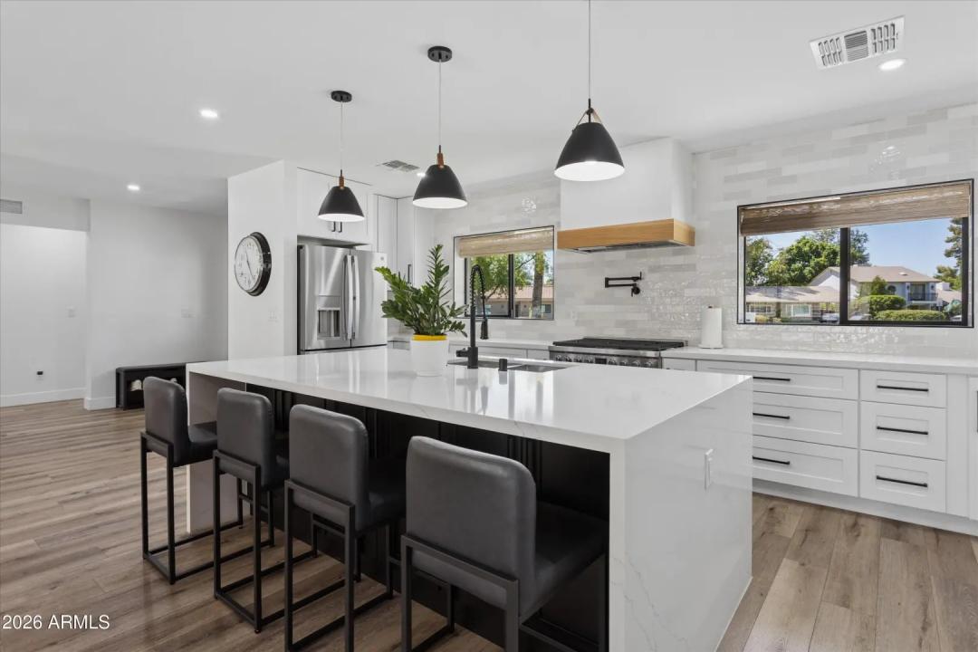 Real Estate Picture 19