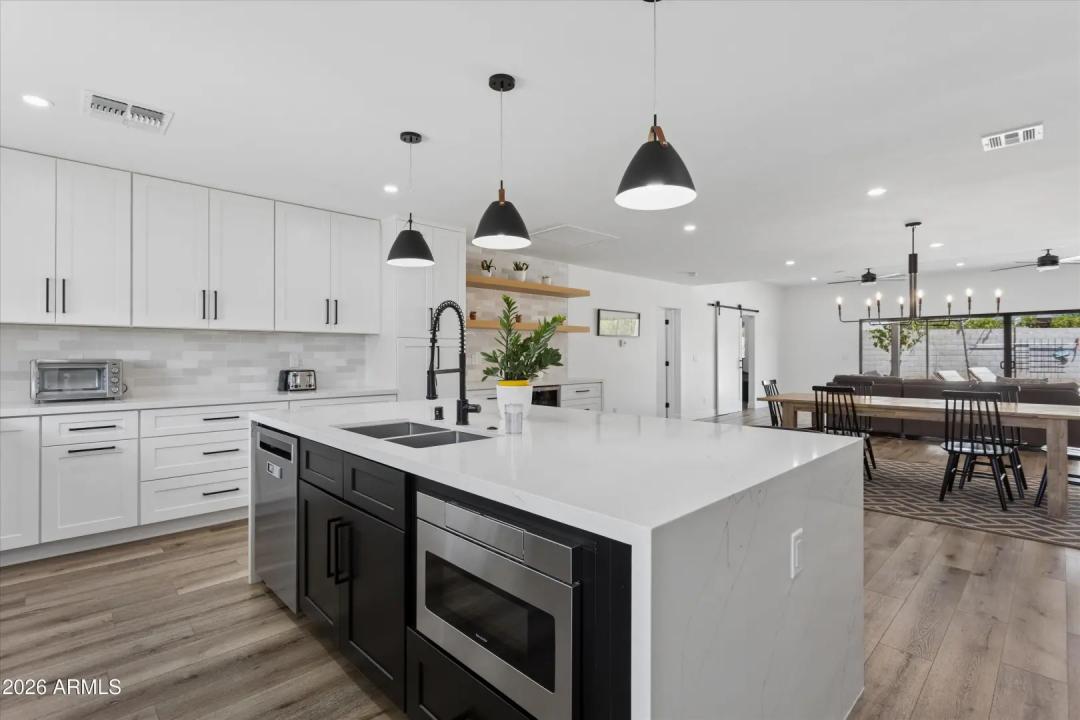 Real Estate Picture 22