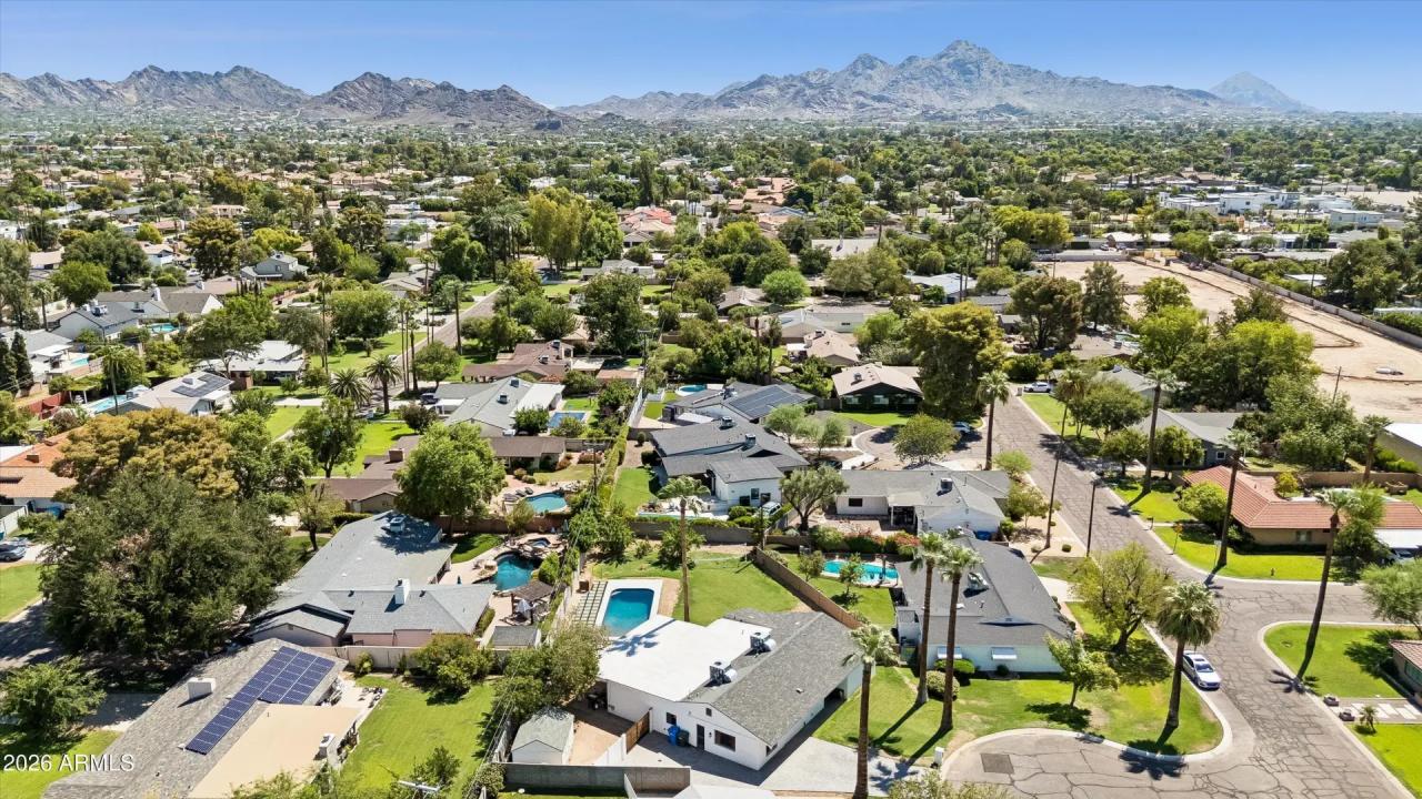 Real Estate Picture 50