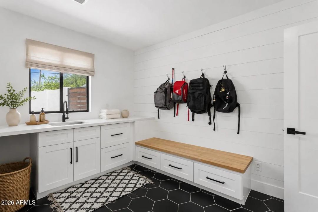 Real Estate Picture 37