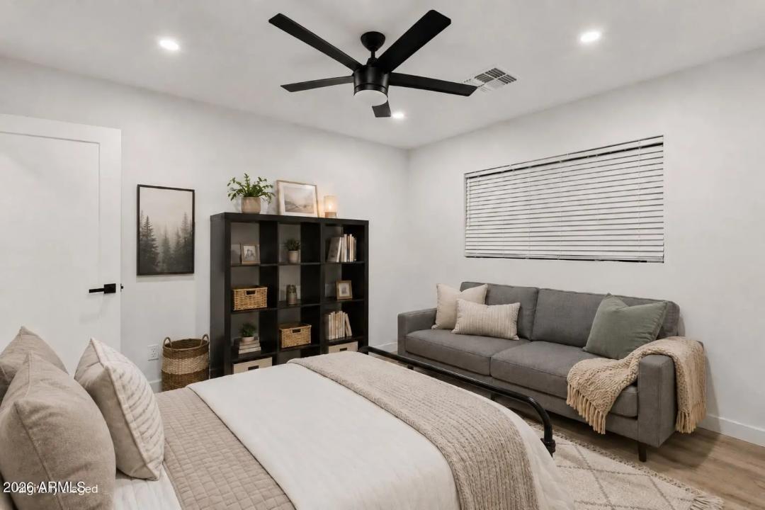 Real Estate Picture 32