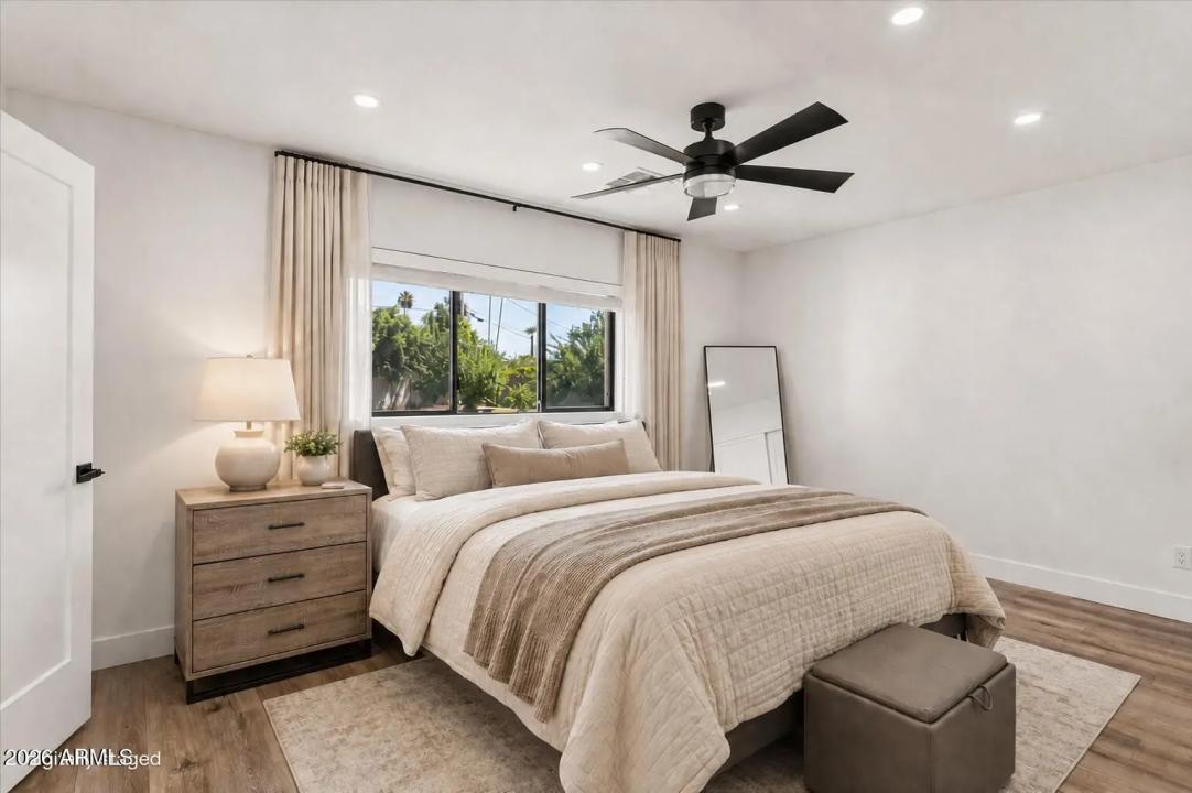Real Estate Picture 26